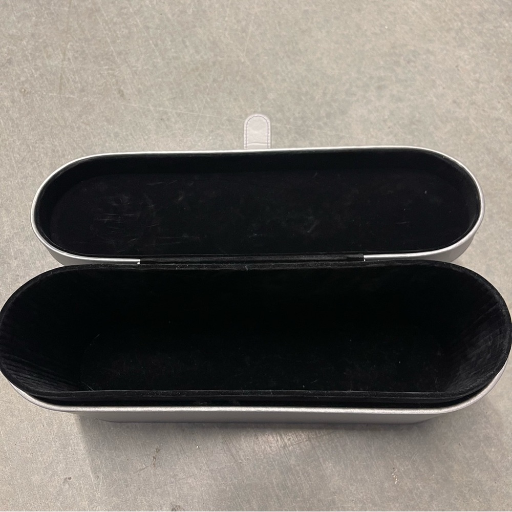 Dyson Supersonic Hair Dryer Storage Travel Presentation Case Only Silver - Picture 4 of 4